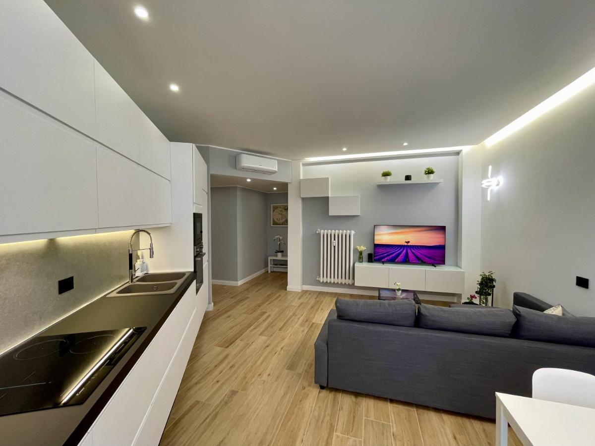 Luxury Downtown - Milan Mf Apartments Esterno foto